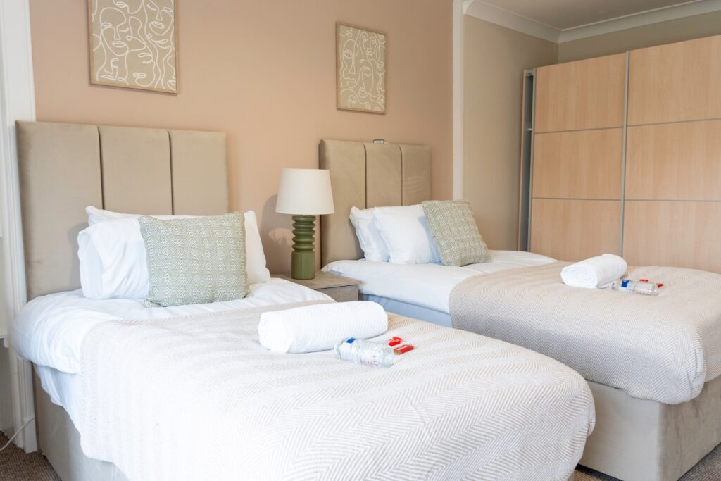 Fully furnished contractor apartments in Glasgow for short and long term stays