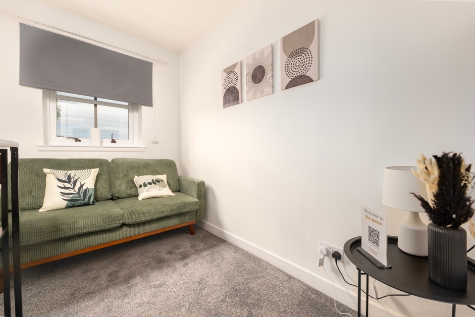 Fully Furnished Short Term Rental Properties in Inverness in living room
